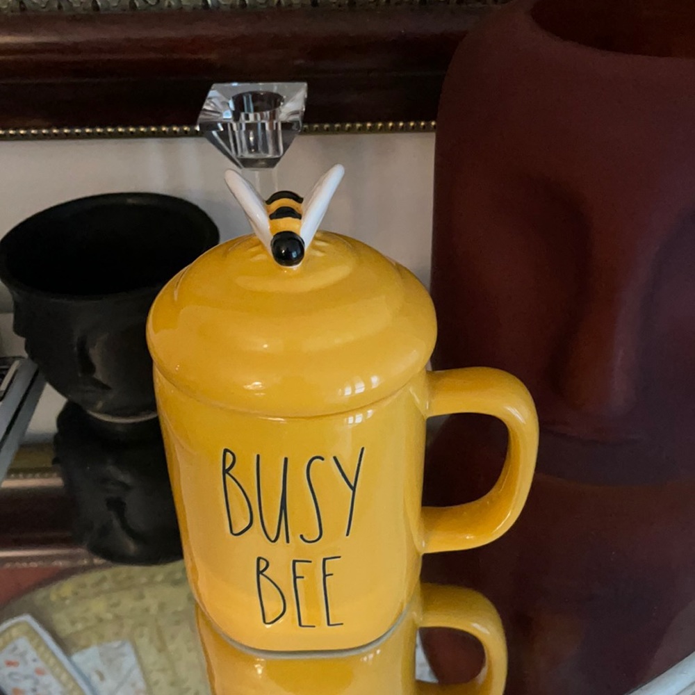 Rae Dunn Bussy Bee 🐝 Yellow Mug with Topper